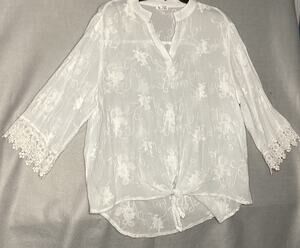 Cabana Cay Size Large White Embroidered Flowy Blouse With Bottom Tie